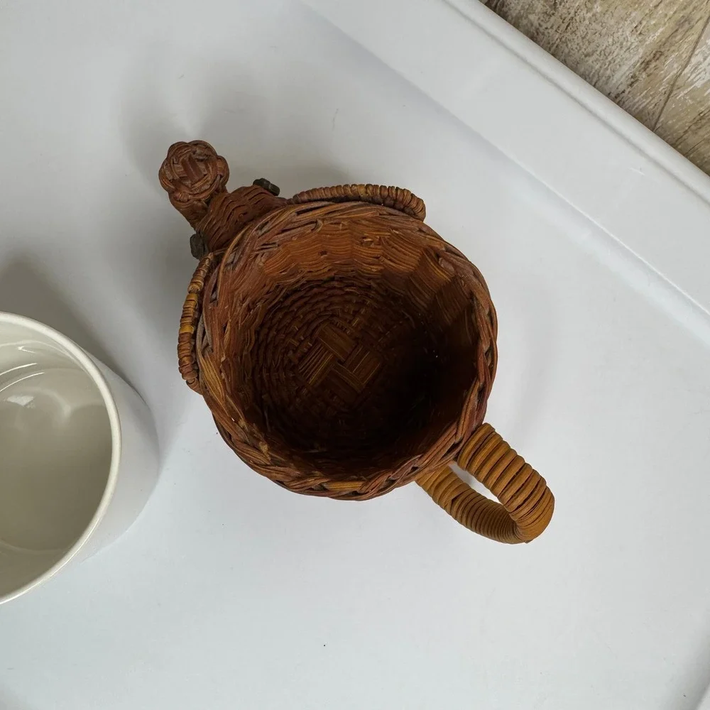 Vintage‎ Wicker Elephant Mug Holder Basket Cup Cozy With Handle